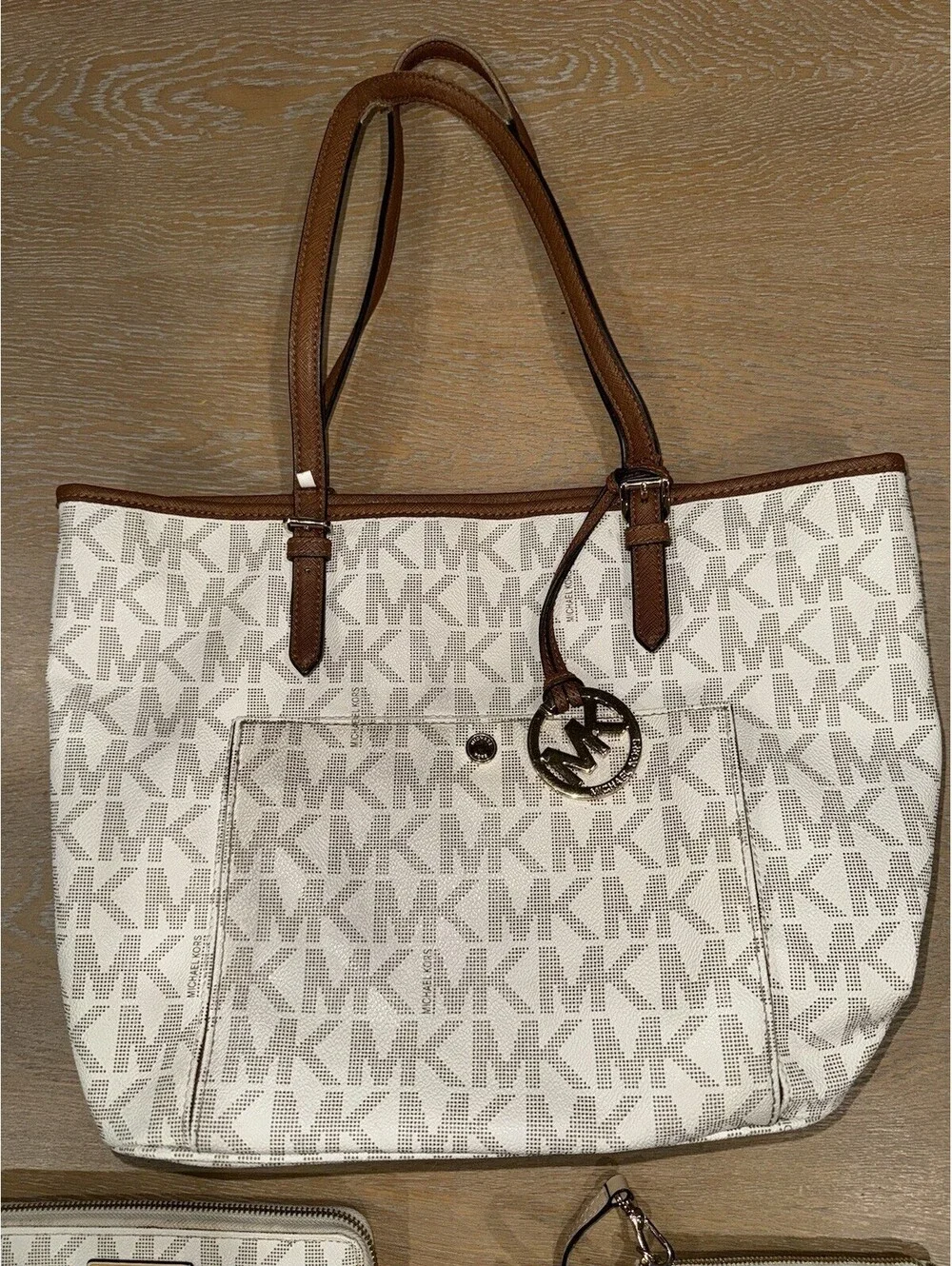 Michael Kors Signature Jet Set Tote in Vanilla w/ Matching Zipper Wallet Pouch